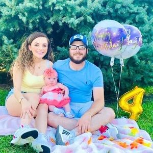 Meet your Posher, Raquel